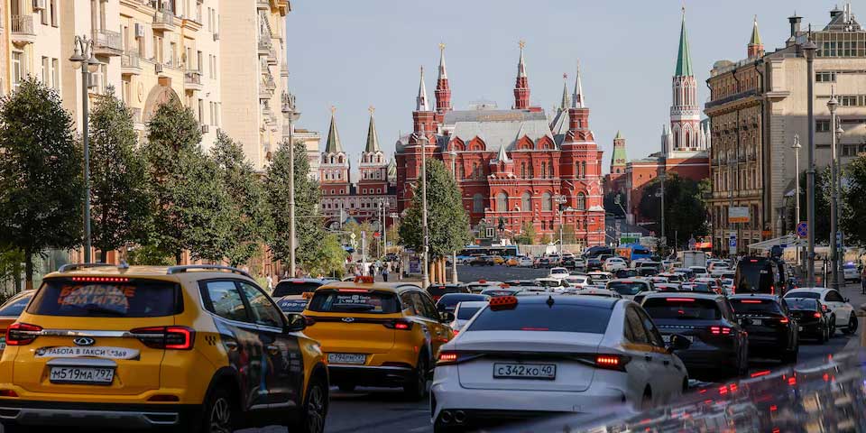 rossiyskiy avtorynok prognoz 2026